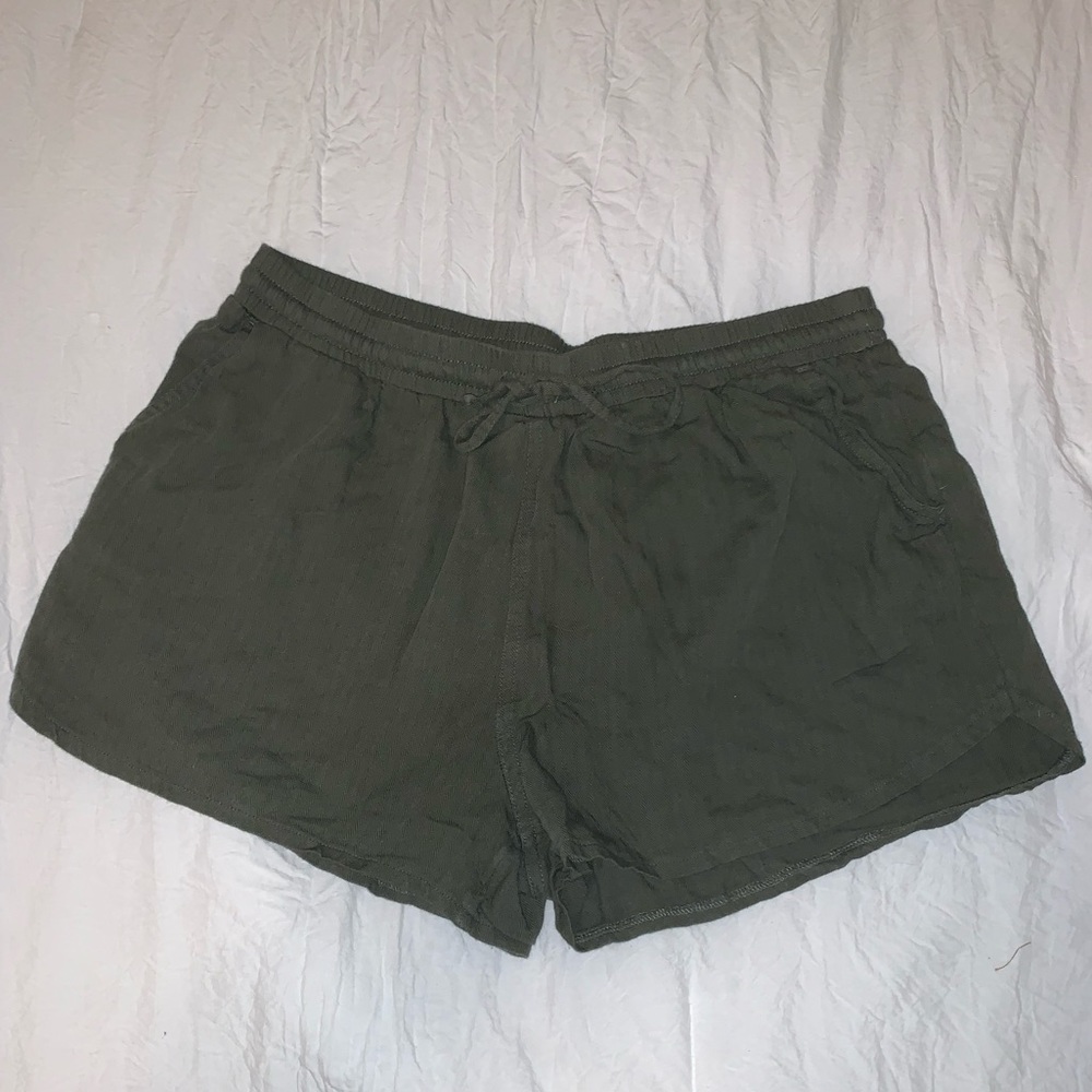 Army green shorts, size medium